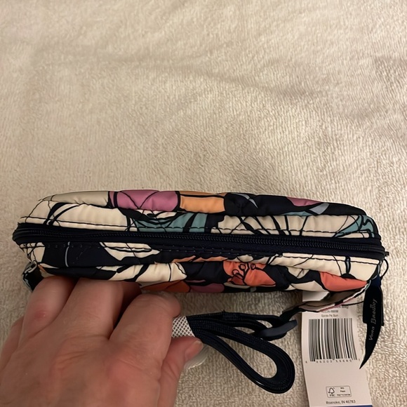 Vera Bradley Essential Mini Belt Bag NWT - Picture 9 of 9